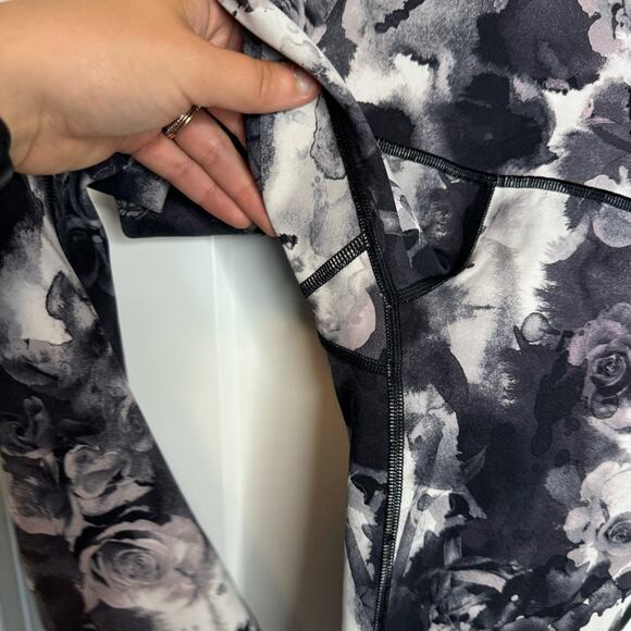 Lululemon Wunder Under Crop Hi-Rise Luxtreme Obscurred Black Dusty Mauve Size 6 - Picture 3 of 6